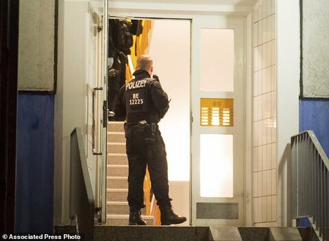 Germany: Police raids over suspected Islamist attack plans