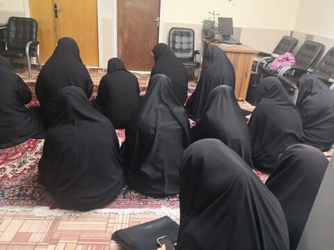 ابراز همدردی طلاب خواهر ارومیه با خانواده جانباختگان هواپیمایی