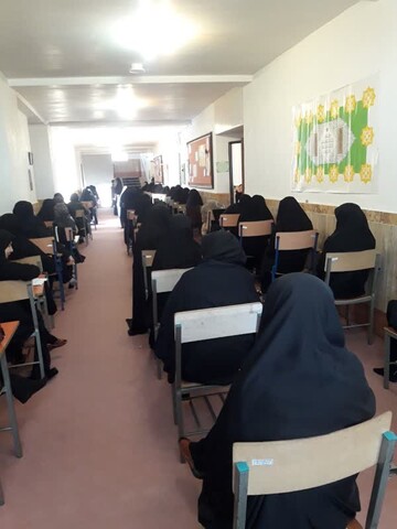 ابراز همدردی طلاب خواهر ارومیه با خانواده جانباختگان هواپیمایی