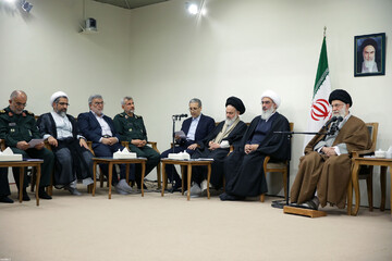 تصاویر/ دیدار اعضای ستاد کنگره دو هزار شهید استان بوشهر با رهبر انقلاب