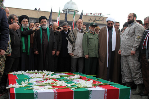 مراسم تشییع پیکر جانباختگان سقوط هواپیما در همدان