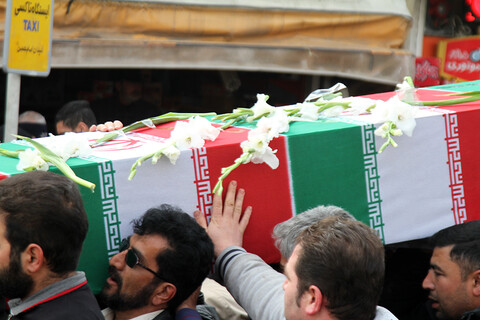 مراسم تشییع پیکر جانباختگان سقوط هواپیما در همدان