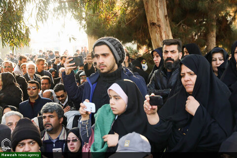 مراسم تشییع پیکر جانباختگان هواپیمای مسافربری در اصفهان