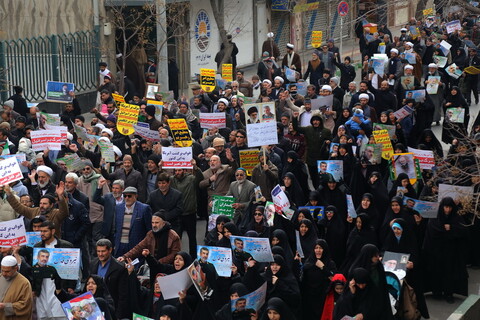 تصویری رپورٹ| قم میں سپاہ پاسداران انقلاب اسلامی کی حمایت میں عظیم الشان ریلی