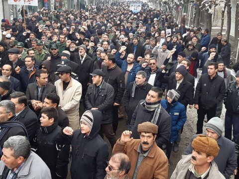 راهپیمایی نمازگزاران بنابی در حمایت از سپاه پاسداران و امنیت میهن