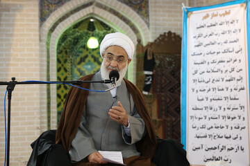 اسم، عنوان و نفوذ هیچ کس غیر از خدا نباید در مساجد باشد