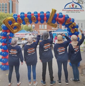 جوانان مسلمان تنسی آمریکا به یاری نیازمندان می شتابند