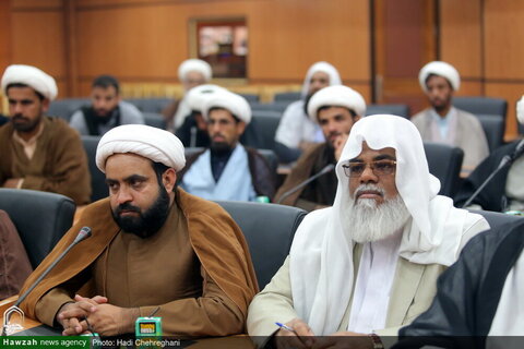 بالصور/ آية الله فاضل اللنكراني يستقبل علماء من الشيعة وأهل السنة لمحافظة سيستان وبلوشستان بقم المقدسة