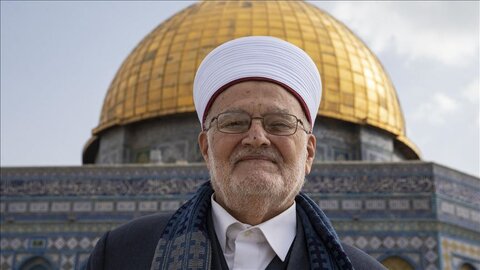 Al-Aqsa grand preacher enters mosque despite Israel ban