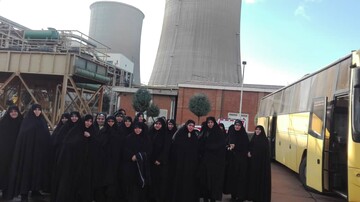 بازدید طلاب مدرسه زینبیه آبیک از نیروگاه شهید رجایی+ عکس