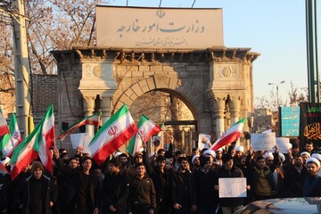 حوزویان قزوین مقابل نمایندگی وزارت امور خارجه تجمع کردند+ عکس