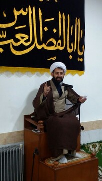 حضرت زهرا(س) در دفاع از ولایت بر قله مقاومت ایستاده‌اند