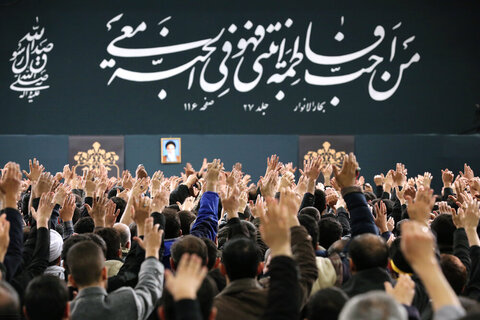 بالصور/ ليلة عزاء ذكرى استشهاد السيدة فاطمة الزهراء (سلام الله عليها) الأولى بحضور الإمام الخامنئي