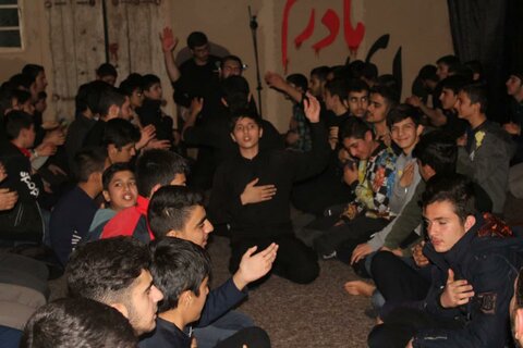 تصاویر/دومین شب سوگواری ایام فاطمیه در مدرسه علمیه امام صادق (ع) قروه