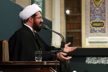 صهیونیست‌ها به دنبال فروپاشی خانواده ایرانی از طریق فاسد کردن زنان‌اند