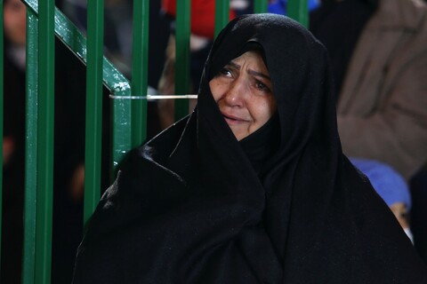 تصویری رپورٹ|روضہ حضرت معصومہ (س) میں شب شہادت حضرت زہرا (س) کی مجلس اور ماتم داری کے روح پرور مناظر