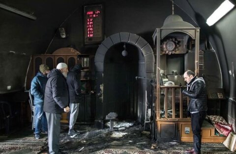 در یک دهه، شهرک نشینان یهودی 60 مسجد و کلیسا را به آتش کشیده اند