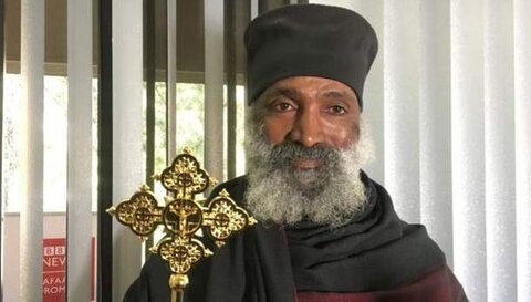 کشیش اتیوپی برای ساخت مسجد و کلیسا تلاش می کند