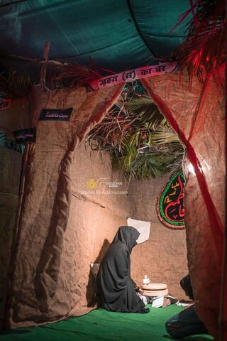 تصویری رپورٹ جھوٹا امام باڑہ لکھنو ہندوستان میں سالانہ فاطمیہ نمایشگاہ