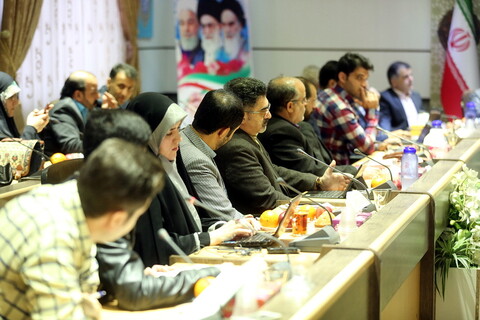 نشست خبری استاندار قم به مناسبت آغاز دهه فجر انقلاب اسلامی
