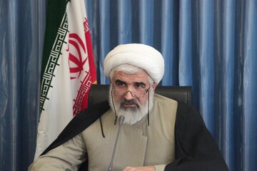 حوزه علمیه با آموزش صِرف نمی‌تواند به اهداف عالی دست یابد