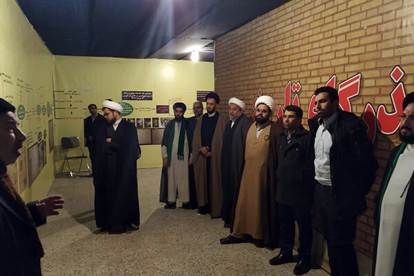  بازدید کارکنان روحانیون یزد از نمایشگاه موزه عبرت + تصاویر