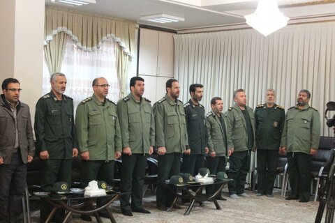 تصاویر/ دیدار فرماندهان سپاه بیت المقدس با نماینده ولی فقیه دراستان کردستان به مناسبت دهه فجر