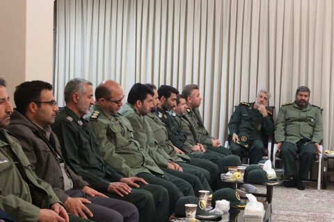 تصاویر/ دیدار فرماندهان سپاه بیت المقدس با نماینده ولی فقیه دراستان کردستان به مناسبت دهه فجر