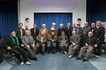 تجلیل امام جمعه قزوین از زندانیان سیاسی قبل از انقلاب