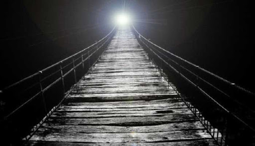 Sachez que vous devez traverser le pont, un passage dangereux à traverser