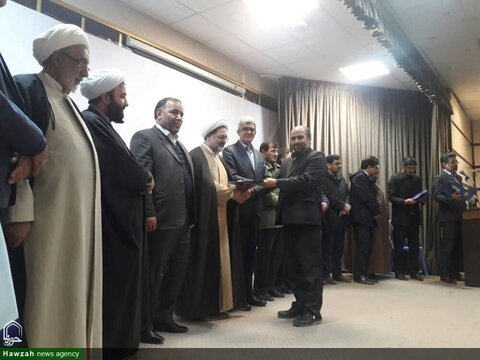بالصور/ انعقاد مؤتمرين لمناقشة الخطوة الثانية للثورة الإسلامية في مدينتي بستان آباد وهشترود الإيرانيتين