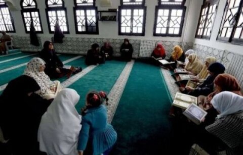 استخدام واعظان زن برای آموزش های بانوان مسلمان در مساجد بلژیک