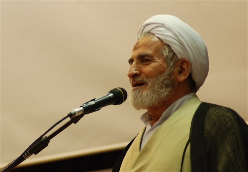 مسئولان از سازش با دشمنان انقلاب دوری کنند