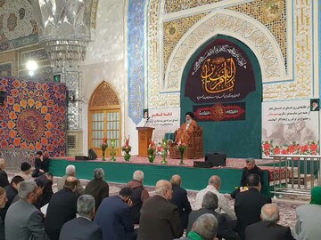 امام با نظریه ولایت‌فقیه از انحرافات در جامعه اسلامی جلوگیری کرد