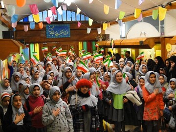 حوزه های علمیه الگوی فاطمی تربیت نسل‌های آینده را معرفی کنند