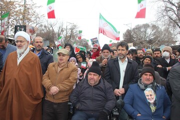 حوزویان قزوین همگام با مردم در جشن انقلاب+ عکس