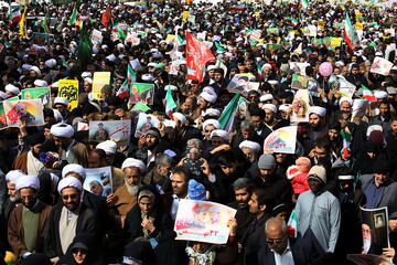 جشنی به وسعت قلب ها/ سلیمانی ها آمدند/ نمایش استقامت ملی در ۵ هزار و ۲۰۰ شهر و روستا