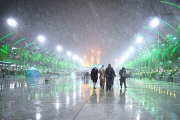 تصاویر/ حال و هوای برفی بین الحرمین کربلا