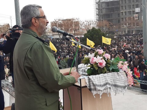 تصاویر / حضورپرشور مردم کاشان در راهپیمایی 22 بهمن