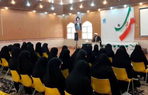 نشست سیاسی در مدرسه علمیه فاطمه الزهرا آبادان