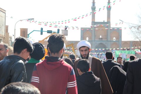 حماسه یزدی ها در یوم الله 22 بهمن 98 به روایت تصاویر