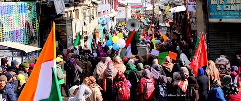 تصاویر/ راهپیمایی باشکوه 22 بهمن در کرگل هند