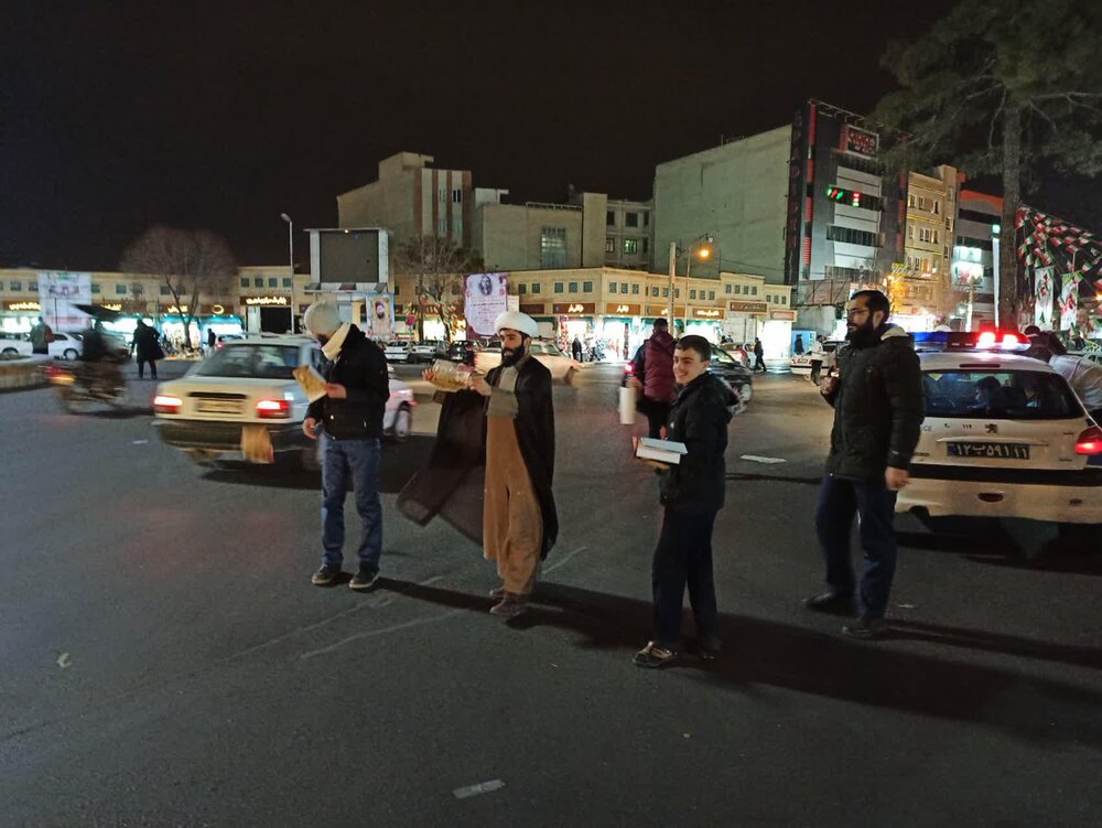 تزئین خودروهای مردم با عکس شهید حاج قاسم سلیمانی+ عکس
