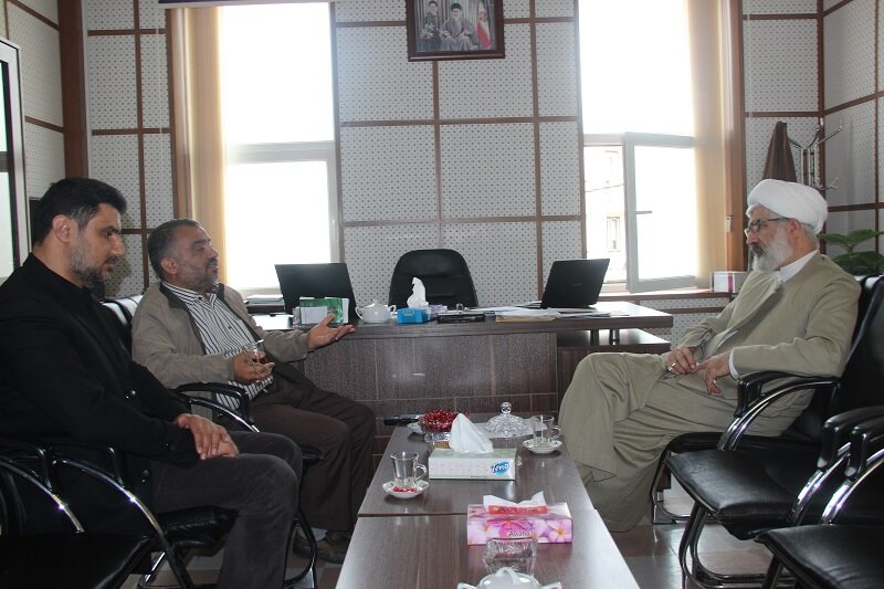  درس «آشنایی با دفاع مقدس» در حوزه علمیه تدریس شود