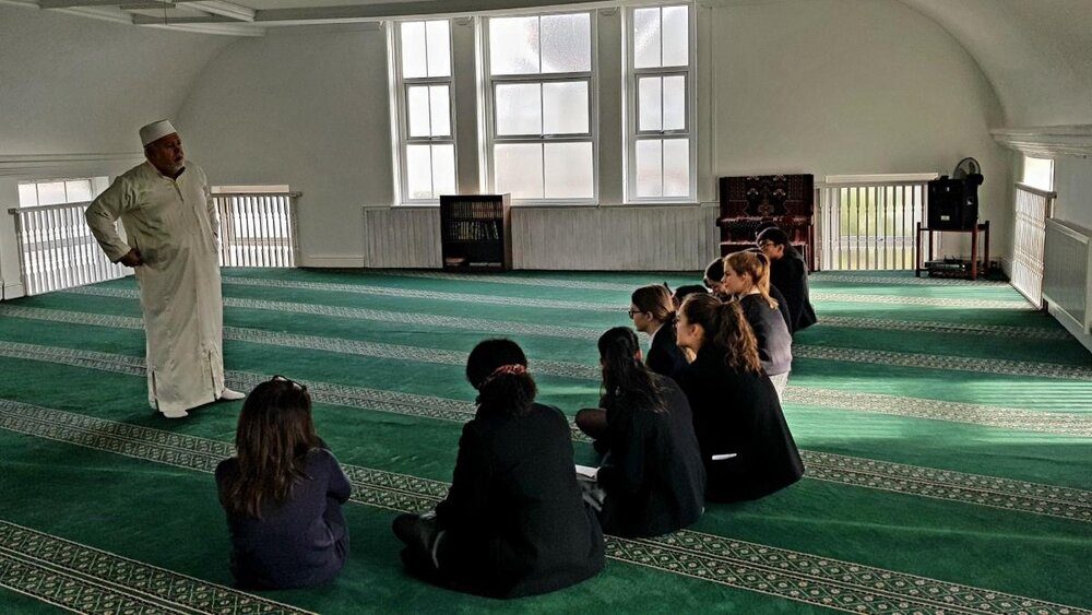 Colwyn Bay pupils visit Llandudno Junction mosque in Wales 