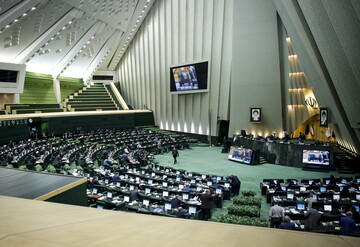 یادداشت رسیده | شفافیت آراء نمایندگان مجلس؛ چرا ؟!