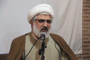 فعالیت  پژوهشی قوی بر روی بیانیه گام دوم انقلاب انجام شود