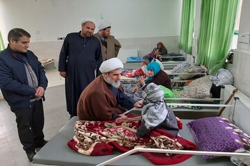 امام جمعه بویین زهرا به خانه سالمندان رفت+ عکس