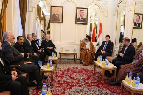 تصاویر/ حضور رئیس مجلس در حرم حضرت زینب و دیدار با نماینده رهبری در سوریه