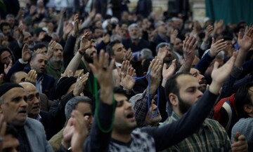 میزبانی مسجد جمکران از منتظران/ از توسل‌خوانی سازور تا ندبه‌خوانی سلحشور